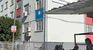 Öğrencinin çantasında tabanca bulundu, gözaltına alınan babası 'ben koydum, sonra da unuttum' dedi