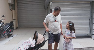 Okul alışverişini son güne bırakan veliler Eminönü'nü tercih etti