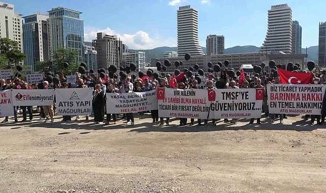 ‘Ortada kaldık, sesimizi duyun’