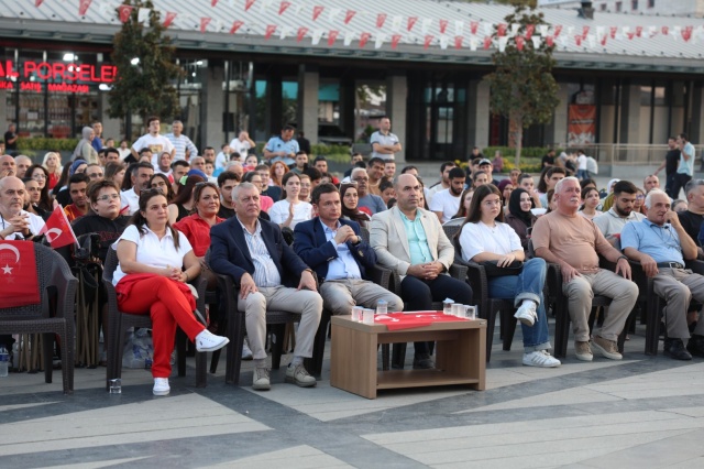 Osmangazi Meydanı’nda Filenin Sultanları Coşkusu