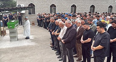 Otomobil istinat duvarına çarptı; müzik öğretmeni Cansu öldü, kayınpederi ve bebeği yaralı