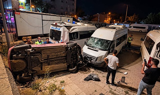 Otomobil otoparka uçtu, sürücü yaralandı