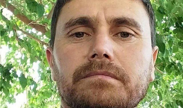 Otomobil refüje çarptı: 2 ölü