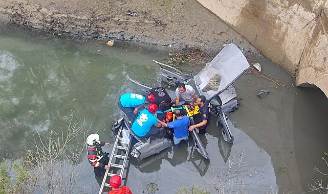 Otomobil, su tahliye kanalına uçtu: 2 yaralı