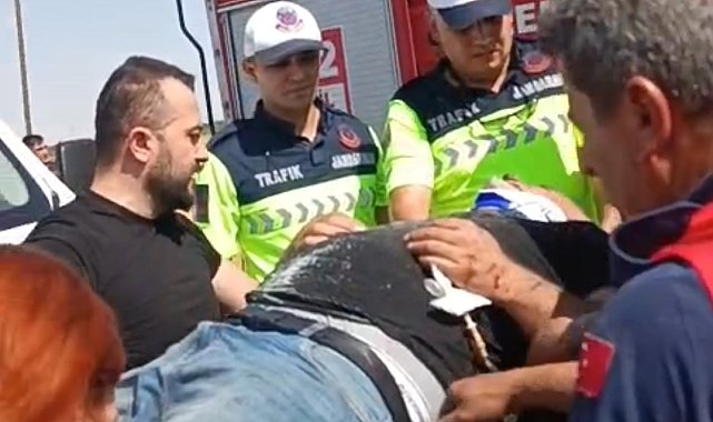 Otomobil, TIR'a arkadan çarptı: 2 yaralı