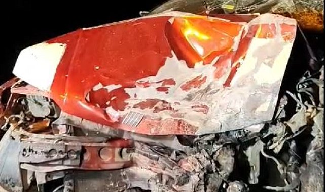 Otomobiller çarpıştı; 2'si ağır 5 yaralı