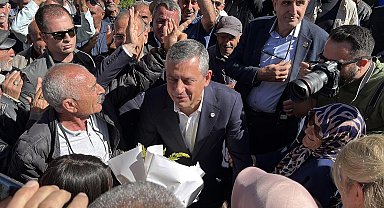 Özel, Ardahan'da kadınlarla buluştu