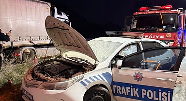 Radar görevi yapan polis aracına çarpan TIR'ın sürücüsü ağır yaralandı