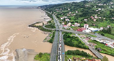 Rize'de sağanak, sel ve taşkınlara yol açtı