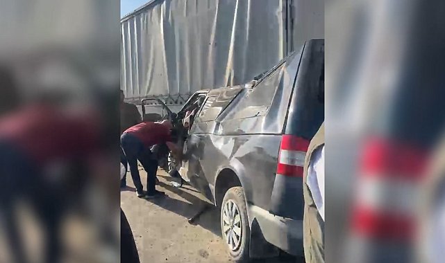 Şanlıurfa'da minibüs, TIR'a arkadan çarptı: 2 ölü, 2 ağır yaralı
