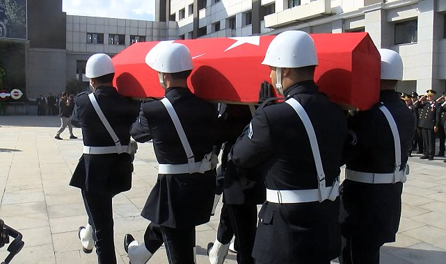 Şırnak'ta kazada şehit olan polis memuru için İstanbul Emniyet Müdürlüğü'nde tören