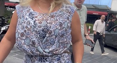 Şişli'de trafikte kornaya basıp tepki gösteren kadına saldırdı: Beni öyle çekemezsin kafanı kırarım Ek bilgi ve görüntüyle