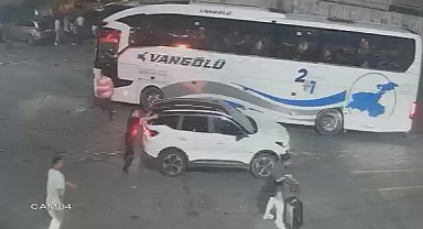 Sultanbeyli'deki terör operasyonunda DEAŞ'lı şüphelinin etkisiz hale getirildiği anlar kamerada