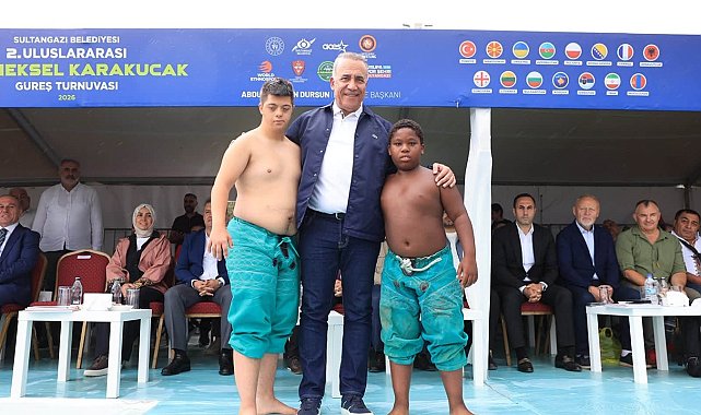 Sultangazi'de 2'nci Uluslararası Karakucak Güreşleri düzenlendi