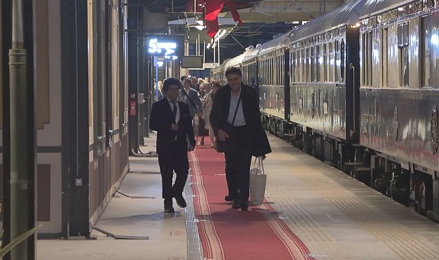 Tarihi 'Orient Express' treni 70'ten fazla yolcusuyla İstanbul'a geldi