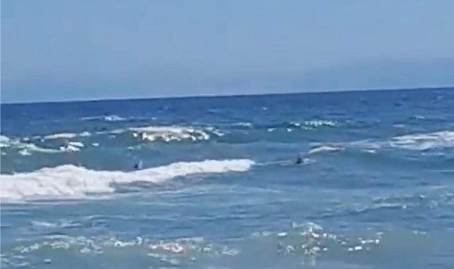 Tekirdağ'da denizde boğulma tehlikesi geçiren 4 arkadaşı çevredekiler kurtardı