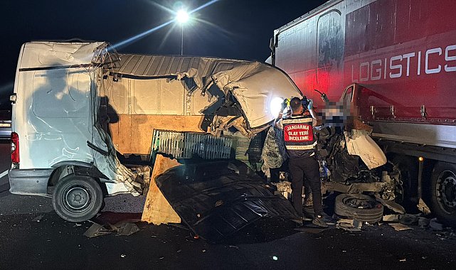 Tekirdağ'da minibüs, TIR'a arkadan çarptı; 1 ölü, 1 yaralı