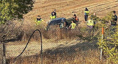 Tekirdağ'da otomobil takla atarak tarlaya devrildi: 1 ölü, 2 yaralı