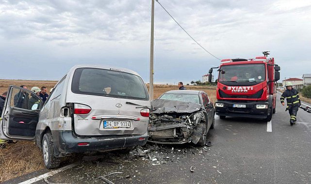 Tekirdağ'da otomobille minibüs çarpıştı: 2'si çocuk, 6 yaralı