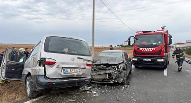 Tekirdağ'da otomobille minibüs çarpıştı: 2'si çocuk, 6 yaralı