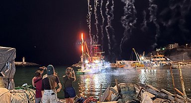 Tekirdağlı balıkçılar, dualar ve havai fişek gösterileriyle denize açıldı