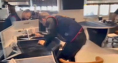 Trafik kazası geçirenlerin kişisel verilerini ele geçiren 11 şüpheli adliyeye sevk edildi