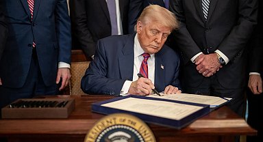 Trump, Rusya ve İran'a yönelik yaptırım yasa tasarısını onayladı