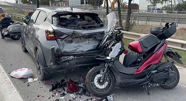 Tuzla TEM Otoyolu'nda emniyet şeridinde duran otomobile çarpan motosikletli polis yaralandı