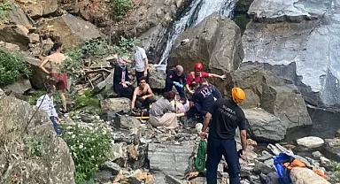 Uludağ’daki 70 metrelik şelaleden düştü!