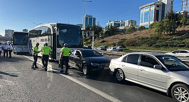 Ümraniye'de 4 aracın karıştığı zincirleme kaza