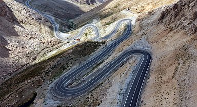Van-Bahçesaray yoluna yapılacak 13 kilometrelik tünelin etüt ve sondaj çalışmalarına başlandı