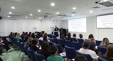 Yeditepe Üniversitesi Koşuyolu Hastanesi'nde 'Yaşam Boyu Güvenli Bakım' programı düzenlendi