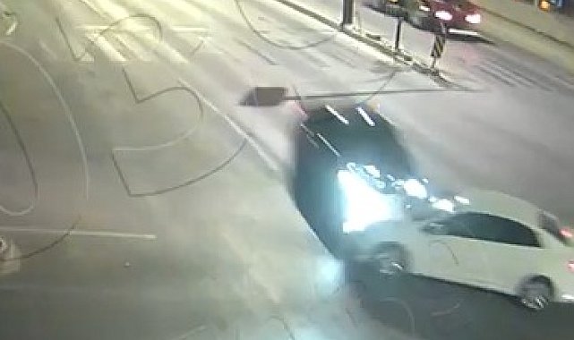 2 kişinin ölümüne neden olan alkollü sürücü, telefonla ilgilenip sağlık ekiplerine cipindeki hasarı sordu