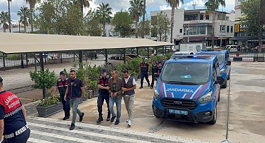 20 yaşındaki Yasin, bıçaklanarak öldürüldü; baba ile kızı tutuklandı