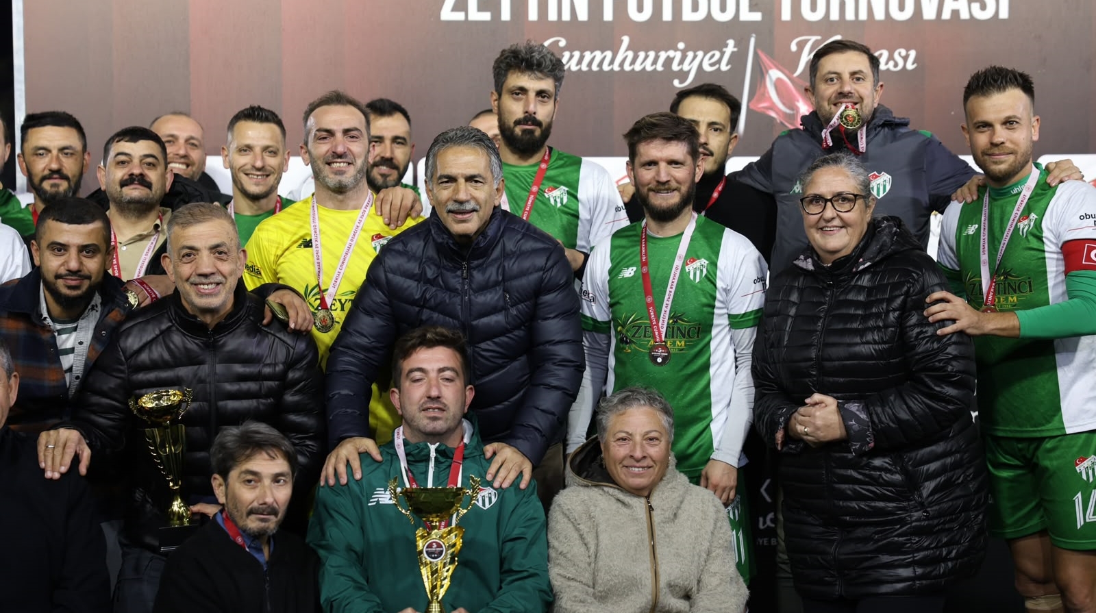 5. ZEYTİN TURNUVASI CUMHURİYET KUPASI’NDA ŞAMPİYON YENİKÖY BURSASPOR