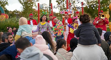 AileFest'e yoğun ilgi: On binlerce kişi Rami Kütüphanesi'nde buluştu