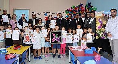 Anaokulu öğrencileri, Karabağ Zaferi'nin simgesi olan 'Har-ı Bülbül' çizimlerini boyadı