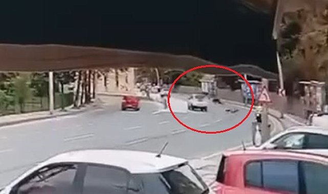 Ankara'da elektrikli bisiklet ile otomobilin çarpıştığı kaza anı kamerada