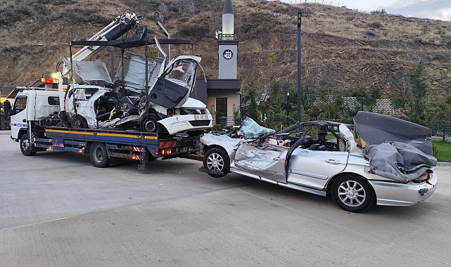 Ankara'da takla atan otomobil, karşı yönden gelen otomobille çarpıştı: 2 ölü, 2 yaralı