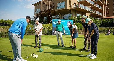 Astronotlar Belek'in tanıtımı için golf oynadı