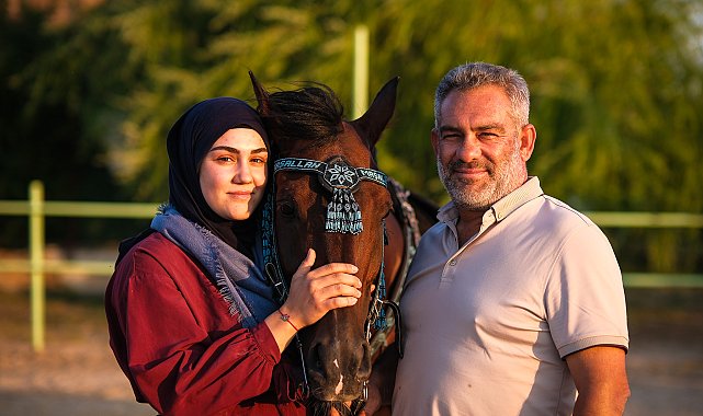 At tutkusu, baba-kızı binicilik eğitmeni yaptı
