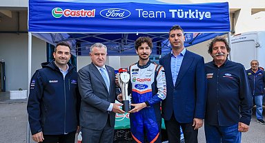Bakan Bak Formula 1 öncesi İstanbul Park'ta sürüş yaptı