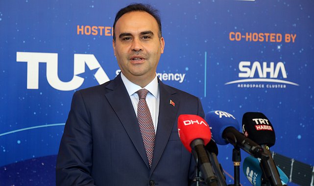Bakan Kacır: 2027'nin ilk aylarında Ay uzay aracımızı Ay'a göndereceğiz