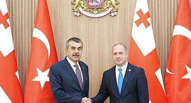 Bakan Tekin, Gürcistan Eğitim, Bilim ve Gençlik Bakanı Mikanadze ile görüştü
