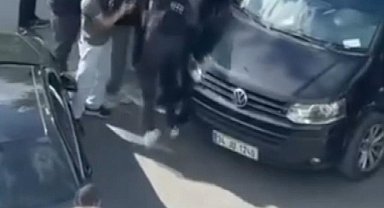 Bayrampaşa'da sürücülerin yol kavgası kamerada