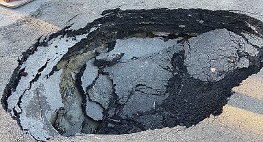 Beşiktaş'ta yolda çökme meydana geldi