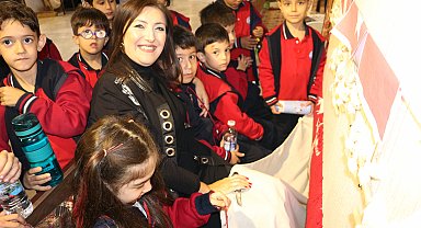 Binlerce el, tek bir bayrak; Isparta'da ilmek ilmek dokunan ay yıldız