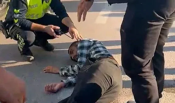 Bursa’da otobüsün çarptığı genç yaralandı