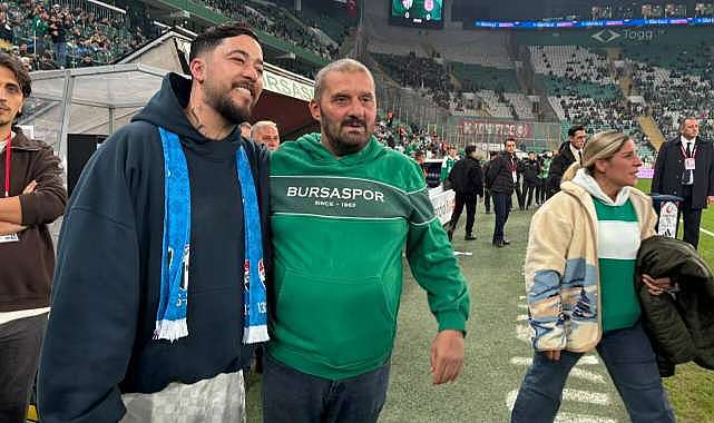Bursaspor’un dünyaca ünlü taraftarı destek için maça geldi