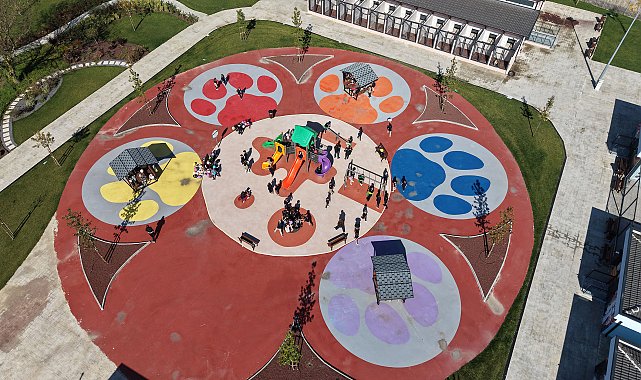 Çocuklar, Sokak Hayvanları Doğal Yaşam Kampüsü'nde patili dostlarla buluştu